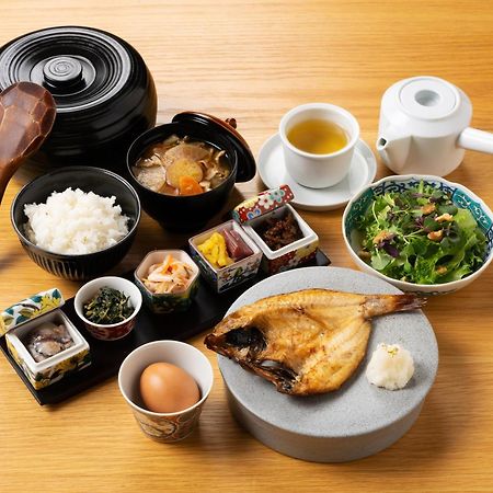 Uan Kanazawa Luaran gambar