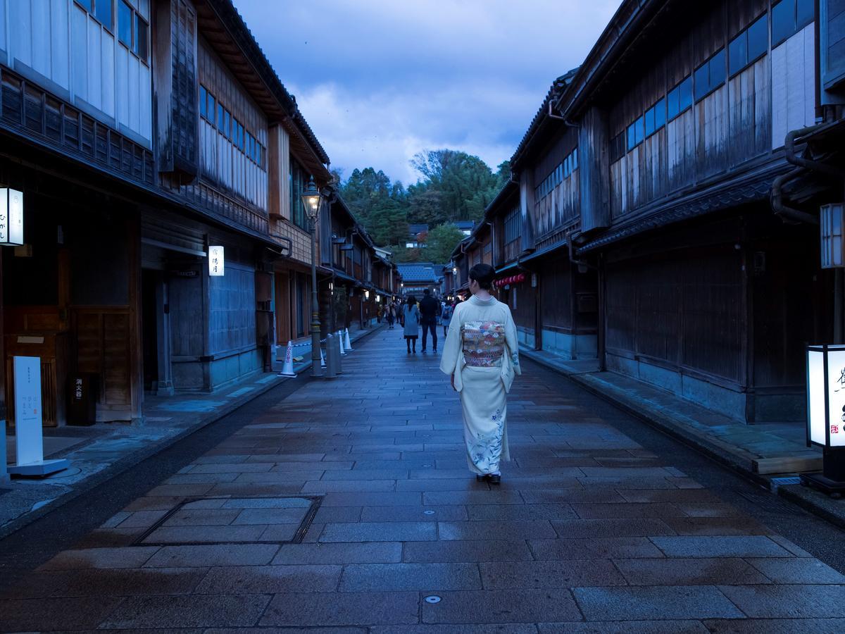 Uan Kanazawa Luaran gambar
