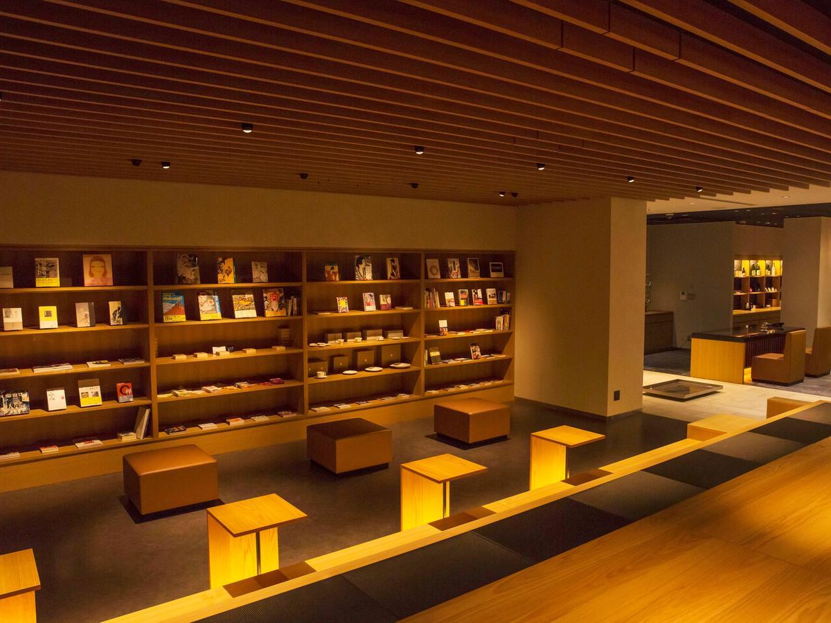 Uan Kanazawa Luaran gambar